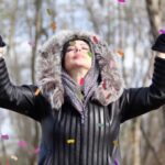 Felor Nazari Instagram - خدا رو شکر که شماها رو دارم از خواهر از خواهرزاده هایی که اصلا آلمان بدنیا اومدند از همسر خواهرم از همکارم که از سر کار خودش این ویدیو رو فرستاد از دوستانم از برادر زاده ی عشقم از دوستانی که سالهاست در آلمانند چه سعادتیه کنارتون بودند چه افتخاریه که بچه های دوستانم به من میگن خاله و با تمام وجودشون دوستم دارند ممنونم از تمام عزیزانی که در این ویدیو از تهران و گیلان و آلمان به من لطف داشتند و من چققققدر با وجود تک تکتون خوشبختم بمونید برام❤️❤️❤️❤️❤️❤️❤️❤️❤️❤️❤️❤️❤️❤️❤️🙏🏻🙏🏻🙏🏻🙏🏻 فاطمه اقا شهرام باربدم بنی و لیلا میترای عزیزم فرخنده جانم بردیا جانم خانم هوشمند عزیزم فرشته جانم علی و عباس عزیز اقای هوشمند بزرگوارو زهره جان عزیزم زهره حمیدی نازنینم ❤️🙏🏻 #تولد #بهمنیهای_خاص_جذاب_تولدتون_مبارک #فلورنظری #عشق #دوست #گیلان #تهران #آلمان تولد همه ی بهمن ماهی ها مبارک