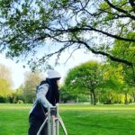 Felor Nazari Instagram – کودکی کن
نه دنیا با تو می رنجد
نه کسی را می رنجانی
در دلت علی الرغم غصه هایت بخند