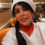 Felor Nazari Instagram - دیروز باهوش بودم، پس می خواستم دنیا را تغییر دهم. امروز من عاقل هستم، پس دارم خودم را تغییر می دهم. @felor_nazarii #ایران #فلورنظری#بازیگر#هنرمندان#سینمای_ایران .