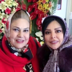 Felor Nazari Instagram - بودنت  هنوز مثل بارونه
 تازه و خنک و ناز و آرومه

بمونید یرامون
همکار و دوست نازنینم❤️
قدر آدمهای خوب زندگی را بدانید اونها فقط یک دونه هستند  در نوع خودشون ،  بگیم که چققدر دوستشون داریم و برامون با بقیه فرق دارند 
ما باید ابراز کنیم باید بفهمند قدر شناسیم
همین
