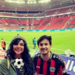 Felor Nazari Instagram – سردار آزمون عزیز ممنون از دعوتتون من و خانواده ام خواهرزاده های فوتبالیستم و شوهر خواهرم بسیار خوشحال شدیم ممنون یک دنیا
مردم  عزیز دوستان عزیز پیجم نمی دونید چه افتخاری دیدن و حمایت نام آور ایرانی در کشور خارجی کلی افتخار کردیم و خوشحال بودیم 
به امید اینکه ایران و ایرانی همیشه سر بلند باشه 

@sardar_azmoun
