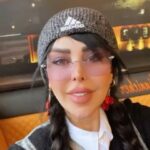 Felor Nazari Instagram - نازدار نازدار 😍 عزیزی از مهاباد این ویدیو رو درست کردند ممنونم چقد دوست داشتنیه آهنگای کوردی آدم حالش خوب میشه ❤️😉. این دنیا پر از رنجه راه انتقام از روزگار یکیش همین شادی کردنه 🥰 شاد باشین 🙏 @felor_nazarii @felor_nazarii @felor_nazarii @felor_nazarii #فلورنظری#موسیقی#موسیقی_شاد#سریال#شادابی .