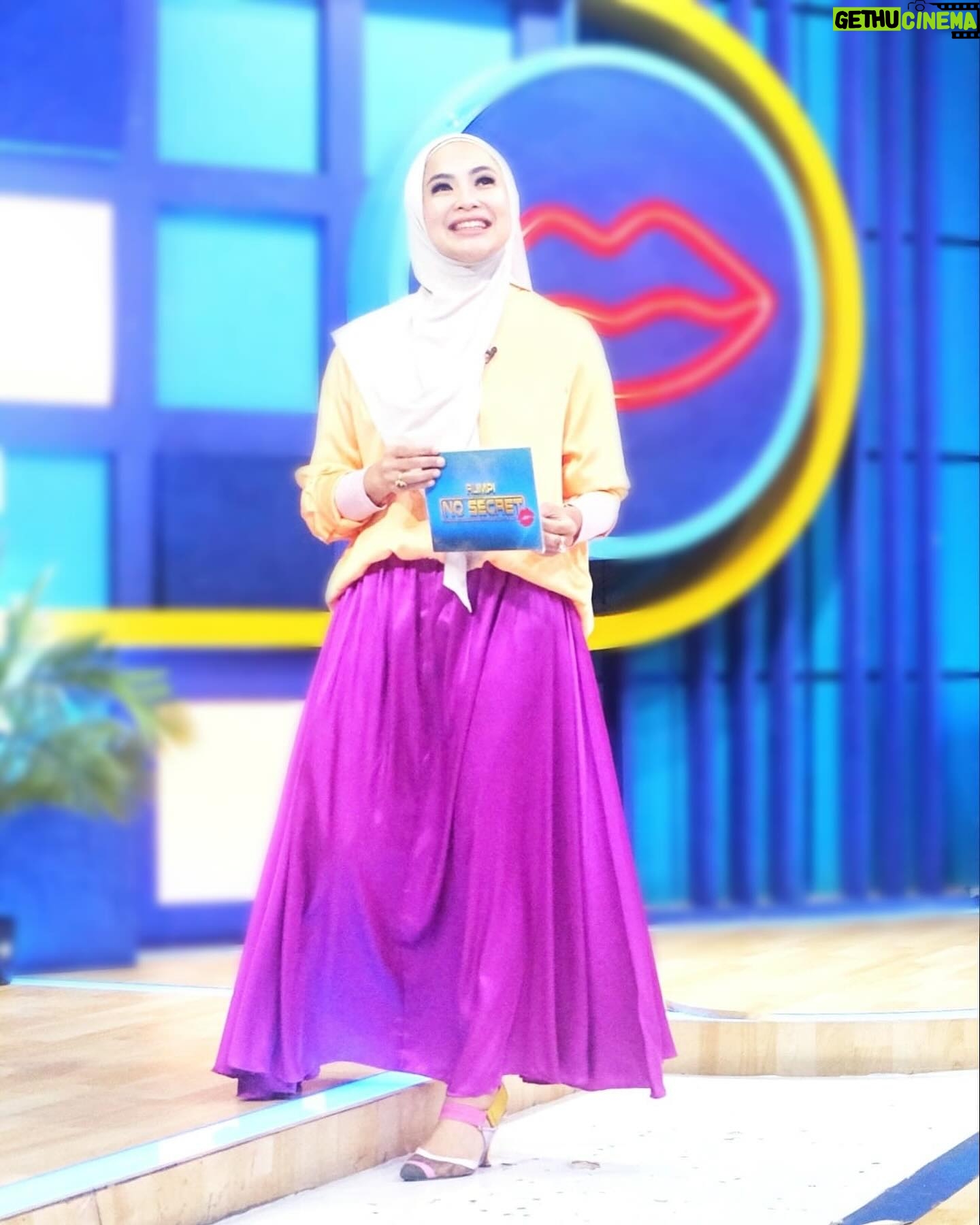 Feni Rose Instagram - Tema cerah ceria seger spt es buah.. 🍧🍬🍧