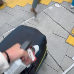 Feni Rose Instagram - Kamu ke jepang sama siapa lagi sih? 
Itu siapa yg motret kamu di pesawat? 

😒  gak percaya bgt kalo aku yg motret.. tanganku kan panjang.. kuat lagi, sanggup geret2 koper .. hhhh.. 

Japan2024 D1