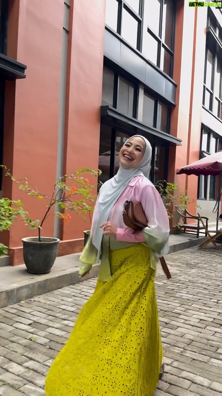 Feni Rose - 1.7K Likes - Udah lama gak bikin konten mondar mandir kan…😁
By @lutfisabili