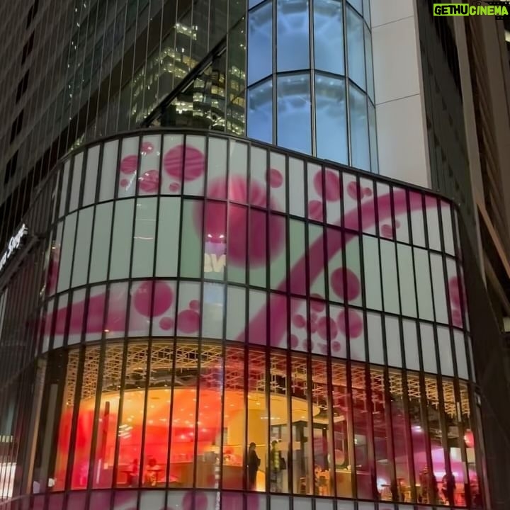 Feni Rose - 1.6K Likes - Udh beberapa kali liburan cuma berdua aja sama @audikiranaa , ke mana mana modalnya cuma browsing dan google map .. dan tentu saja wifi yg super kenceng dg kuota unlimited.. bahkan ada money back guarantee 100 persen, garansi bisa langsung terhubung wifinya.. apalagi kl bukan @javamifi ..
Begitu mendarat lgs aja aktifin modem @javamifi nya .. bisa untuk 5 devices, CS 24 jam, dan bisa connect di lebih dari 200 negara.
Udah berasa akamsi lah.. dari Tokyo, cari2 rute ke shimokitzawa, Osaka, Nara, Muter2 Kyoto.. amaan .. wifi aman lah kl ada @javamifi
#kuotatanpabatas
