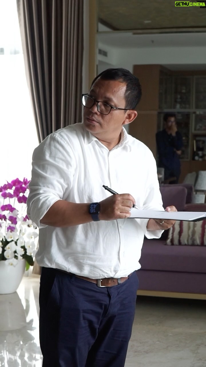 Feni Rose Instagram - Sebuah pengukuran pada lokasi menjadi salah satu tahap terpenting untuk menciptakan proses kerja yang efisien dan tentunya hasil dengan tingkat kerapian yang tinggi. Dalam mewujudkan sebuah apartemen impian milik @fenirose , Urban Art Indonesia melakukan pengukuran untuk mencapai efisiensi pembangunan dengan detail yang mendalam. Nantikan tahap selanjutnya dari perkembangan apartemen Feni Rose hanya di @urbanartind ! • A measurement becomes the most crucial stage in creating an efficient workflow and, of course, results with a high level of precision. In realizing @fenirose dream apartment, Urban Art Indonesia conducts measurements to achieve construction efficiency with in-depth detail. Stay tuned for the next stage of Feni Rose’s apartment development only at @urbanartind ! #RenovasiApartemen #ApartemenMakeOver #ApartemenNyaman #CozyApartment #FeniRose
