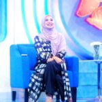Feni Rose Instagram – Dg iringan lagu lawas… siapa yg inget lagu ini? Berarti kita pernah show bareng 🤪