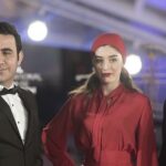 Fereshteh Hosseini Instagram - Morocco Film Festival2016! I was there for my first movie PARTING ,which I won the Best Actress award for that . With my dears @navidmahmoudi @jamshid.mahmoudi_ 🪄 I was honored to receive the award from Mr #béla_tarr 🌟 Good memories ☁️ . سال ۲۰۱۶ فستیوال فیلم مراکش برای اولین فیلمم “رفتن”. توی این فستیوال جایزه‌ی بهترین بازیگر زن رو برنده شدم که خیلی بهم چسبید چون اولین کارم بود. رئیس هیئت داوران آقای بلاتار بود که حرفاش رو هیچ وقت یادم نمیره . ♥️
