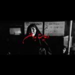 Fereshteh Hosseini Instagram - . چطور هنوز در این زمین، از این خاک گیاهی می‌روید؟ چرا پس بوی خون نمی‌گیرد دهان‌مان؟ چرا پس نمیمیریم از غصه‌ی این مادران و پدران؟ چرا پس هنوز همه‌چیز پیش می‌رود؟ چرا پس اینهمه سازمان و چیزهای بی‌خودِ اسم‌و رسم دار کاری نمیکنند؟ چرا پس هنوز کودکان میمیرند ؟ خاک بر سرِ این انسانیت و خاک بر سرِ این زندگی کردید. #تسلیت_کابل #دشت_برچی . Video: @radiotasiyan
