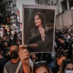 Fereshteh Hosseini Instagram - اينجانب نويد محمد زاده زاده‌ كردستان فرزند ايران به اندازه آن مردم اصيل ايرانى از بابت پرپر شدن ژيناى عزيزمان ( مهسا امينى) خشمگينم و از اينكه خواهرانم در اين ضوابط و قوانين ناكافى مظلومانه و غريب مورد بى احترامى و ضرب و شتم قرار گرفته اند قلبم به درد آمده است. از اين رو خود را همراه و همدرد مردم نجيب وطنم ميدانم و از هر چه سكوت و بى تفاوتى است اظهار شرم ميكنم. اين رفتار خشونت بار با زنان كشورم كه بارها مشابه چنين فجايعى را رقم زده مورد تاييدم نيست و ميخواهم با عشق و احترام همدلى خودم را با خانواده گرامى مهسا امينى اعلام داشته و همچنين از مردم عزيزم بخواهم مرا در اين اعتراض عليه رفتارى كه با ژينا و زنان كشورم شده است همدرد و همراه خويش بدانند. باشد كه ديگر شاهد چنين ضايعه اى نباشيم. #زن_زندگی_آزادی #مهسا_امینی #ژینا_امینی #mahsaamini