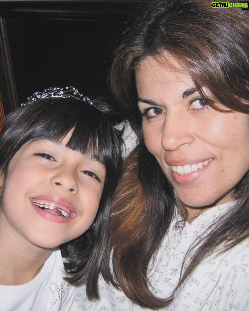Fernanda Concon Instagram - para mamãe. de quem eu puxei toda personalidade e, aparentemente, o rosto também. feliz 50 ❤️