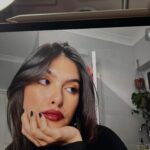 Fernanda Concon Instagram - Mais um minivlog pra vocês, e pra quem me acompanha sabe que @sallve, nossa grande parceira no @semnomepodeoficial, faz parte da minha rotina 🧡 Protetor Solar FPS 60 e Hidratante Anti Atrito batem ponto no meu dia -a-dia e eu AMO! Toda quarta tem ep novo do SemNomePod”e” e, com ele, tem cupom de desconto de Sallve, então já fica ligada!!! #Publicidade