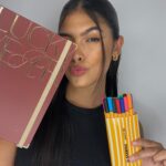 Fernanda Concon Instagram - Vocês sabem que eu adoro produzir conteúdo sobre estudos e organização, né? Mas sabia que produzindo um conteúdo tipo o meu, você pode concorrer a um kit cheio de produtos da @stabilobrasil? Então, já corre pra saber mais sobre a campanha #ReadyStudyGoBR e pra participar no site www.promostabilo.com.br!! #publicidade #STABILObrasil
