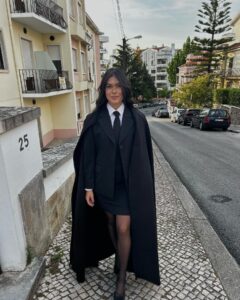 Fernanda Concon Instagram - Ao dia mais especial que Coimbra deu me desde que cheguei nesta cidade; À Eric, Luísa e Letícia, meus padrinhos, estes que foram casa e família desde o primeiro dia; À Coimbra, cidade dos estudantes e terra da saudade, sem ti nada disto seria possível. Quem te não viu anda cego Quem te não ama não vive
