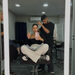 Fernanda Concon Instagram - Primeiro dia de gravação, check :))) Que seja o começo de uma coisa linda pra todos nós 🫶🏽 Que prazer integrar essa família @enowbrasil @marcellocoltro @tatiana.quintella @popcon.tv