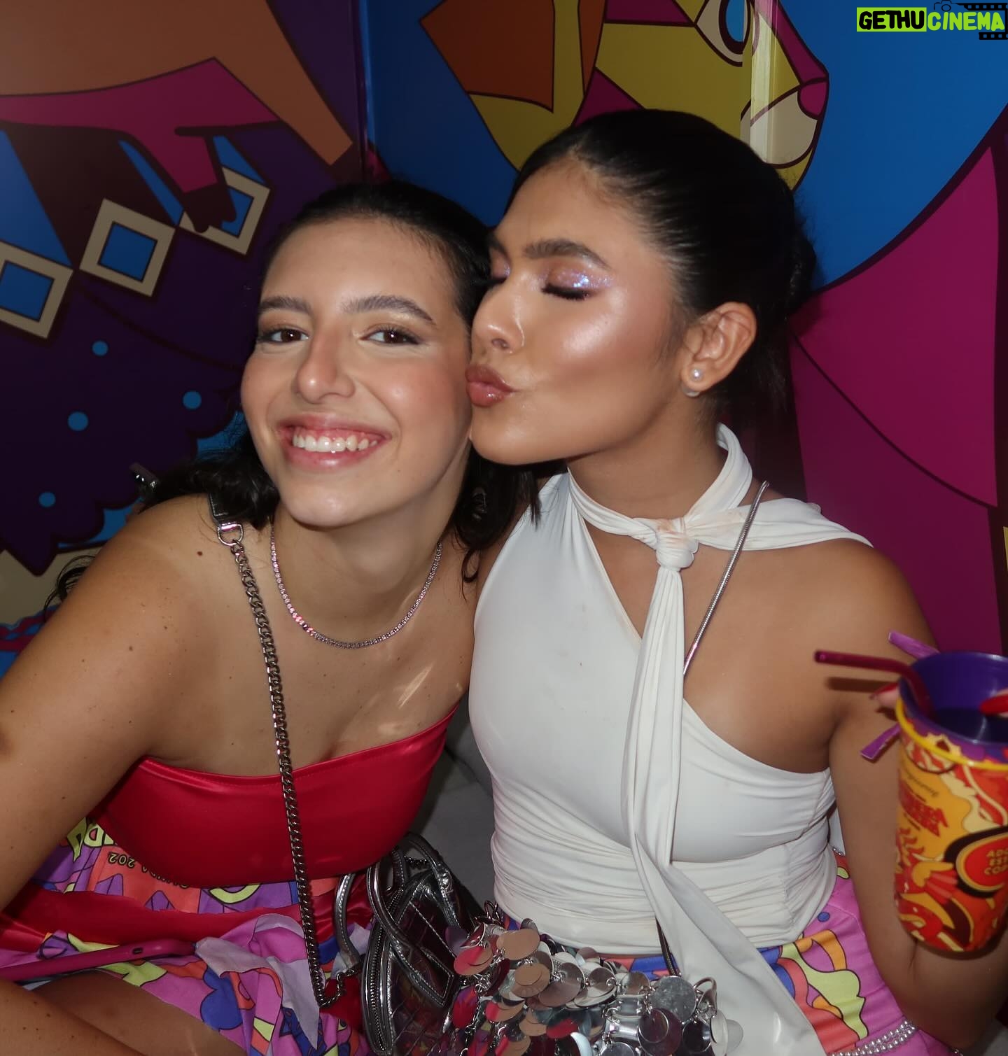 Fernanda Concon Instagram - eu te amo tanto, @carvalheiranaladeira 🩷 até o ano que vem