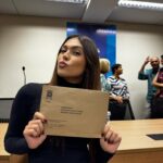 Fernanda Concon Instagram - Oficialmente, Internacionalista! 1/3 feito.
