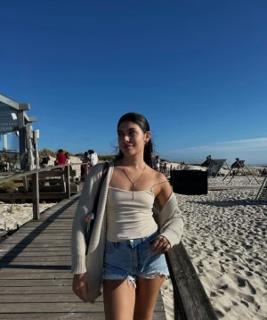 Fernanda Concon Instagram - gôndolas, ovos moles&tripas, casinhas coloridas e praia = aveiro 🫶🏽