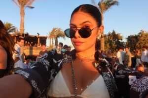 Fernanda Concon Instagram - eu ainda não tenho fotos em terras brasileiras, então fiquem com esse copilado (ainda) do verão 💛