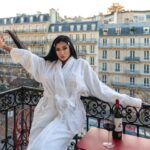 Fernanda Medrado Instagram – 🇫🇷 Descansando em Paris boa noite Brasil