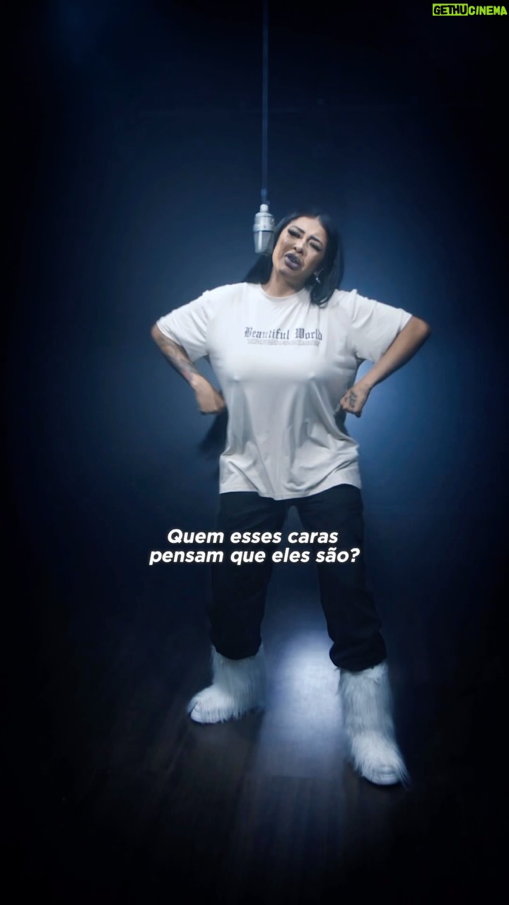 Fernanda Medrado Instagram - MEDRADO - LOLLIPOP Quem esses caras pensam quel eles são ? Comenta / reposta / curte