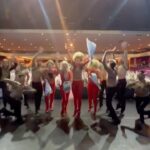 Fernanda Metilli Instagram - Ayer fue la última función de esta TEMPORADA de @laschicasdelaculpa Gracias a todos los que hicieron posible este show Gracias a Uds por elegirnos para divertirse con nosotras Gracias a nosotras por ponerle tanto amor a nuestra pasión que es la comedia Los amamos mucho y volveremos frescas y renovadas Hasta prontito Somos #LasChicasDeLaCulpa @connieballarini @nataliacarulias @fermetilli @mguinzburg Looks Hair @gabi.triay Make up @luciaoxamakeup Estilismo @lomylan ⭐️ @connieballarini Camisa @maniacca_ Short @somos_rad Acc @lunagarzonaccesorios ⭐️ @fermetilli @maniacca_ Acc @lunagarzonaccesorios ⭐️ @mguinzburg Look @maniacca_ Acc @lunagarzonaccesorios ⭐️ @nataliacarulias Look @maniacca_ @mirtaarmestook @lacofradia_ropa @lunagarzonaccesorios