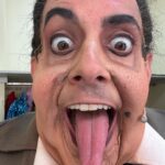 Fernanda Metilli Instagram - Tronchatoro me agarra el celular y me deja fotos y videos . Yo ya no sé qué hacer con esto @soyrada ♥️ . No se pierdan esta obra de arte @matildaelmusical realmente es algo único . ÚLTIMAS SEMANAS ! Nos vamos el 13 de Febrero . Que te genera La Cara de Troncha ? 😂