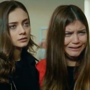 Feyza Civelek Instagram - Biz gerçek bir aileydik 🦋 #GüllerinSavaşı ... Çok özledim ❤️