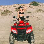 Feyza Civelek Instagram - Hava sıcaklığını şikayet etmeyen bir ben miyim acaba çünkü ben gayet iyi hissediyorum 🏎🚨🌹