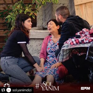 Feyza Civelek Instagram - Barbarla fena ikili olmadık mı 😏

#Repost @sol.yanimdizi with @make_repost
・・・
Yeni bölüme son 2️⃣ gün! #SolYanım Perşembe akşamı saat 20.00’de @startv’de 💫 @bkmonline