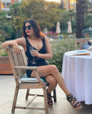 Feyza Civelek Instagram - Merhaba 🥂