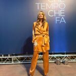 Filippa Lagerbäck Instagram - Queste due scatti, non perfetti, mi piacciono molto. 🧡 @chetempochefa #ctcf . completo @forte_forte tacchi @aquazzura @robertabeolchini @toledo_mariapaola