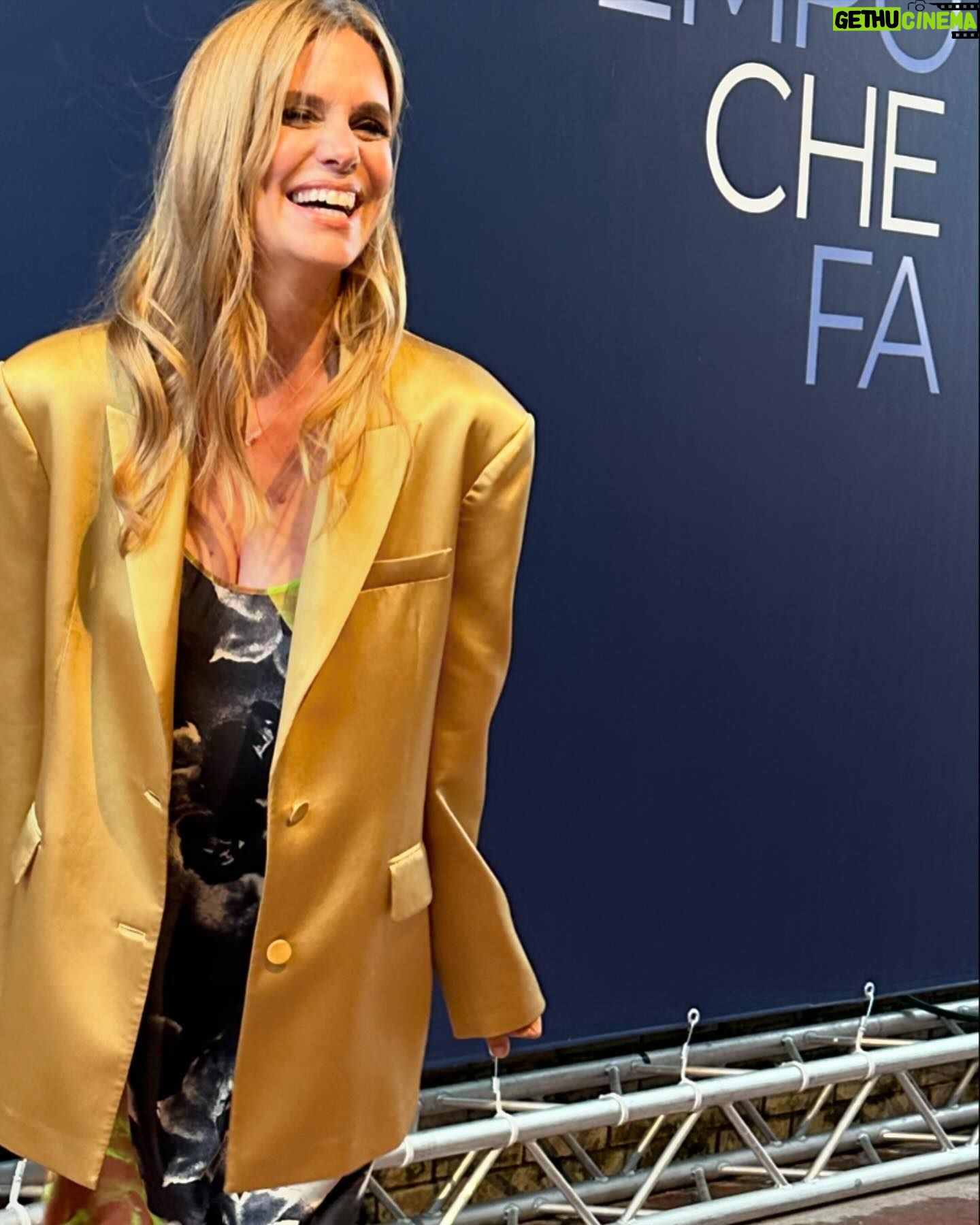 Filippa Lagerbäck Instagram - è proprio il caso di dirlo… ma @chetempochefa 😅 #ctcf . outfit abito @mantero1902 giacca @huimilano tacchi @sergiorossi @robertabeolchini @toledo_mariapaola