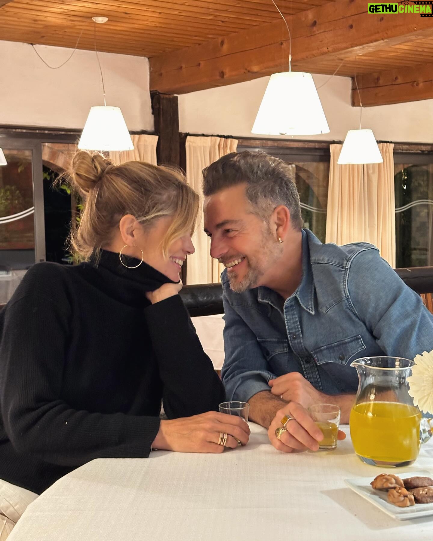 Filippa Lagerbäck Instagram - MrD suggerisce “La sbrocca” 😅 come titolo a queste foto, se avete idee migliori, fatemi sapere…🍋 🎻=💛