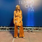 Filippa Lagerbäck Instagram - Queste due scatti, non perfetti, mi piacciono molto. 🧡 @chetempochefa #ctcf . completo @forte_forte tacchi @aquazzura @robertabeolchini @toledo_mariapaola