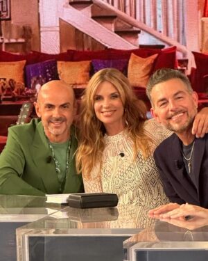 Filippa Lagerbäck Instagram - Pezzi della torta dell’ultima puntata della stagione di @chetempochefa Grazie a tutti! ❤️ #ctcf