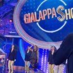 Filippa Lagerbäck Instagram - Grazie @gialappasbandofficial @magoforestofficial @tv8it mi sono divertita un sacco, quando serve una ballerina e esperta di discese di scale a chiocciola, richiamatemi! 😅🎶💃🏼❤️🌀 . abito @luisaspagnoli atyling @antoniofrana make/hair @toledo_mariapaola