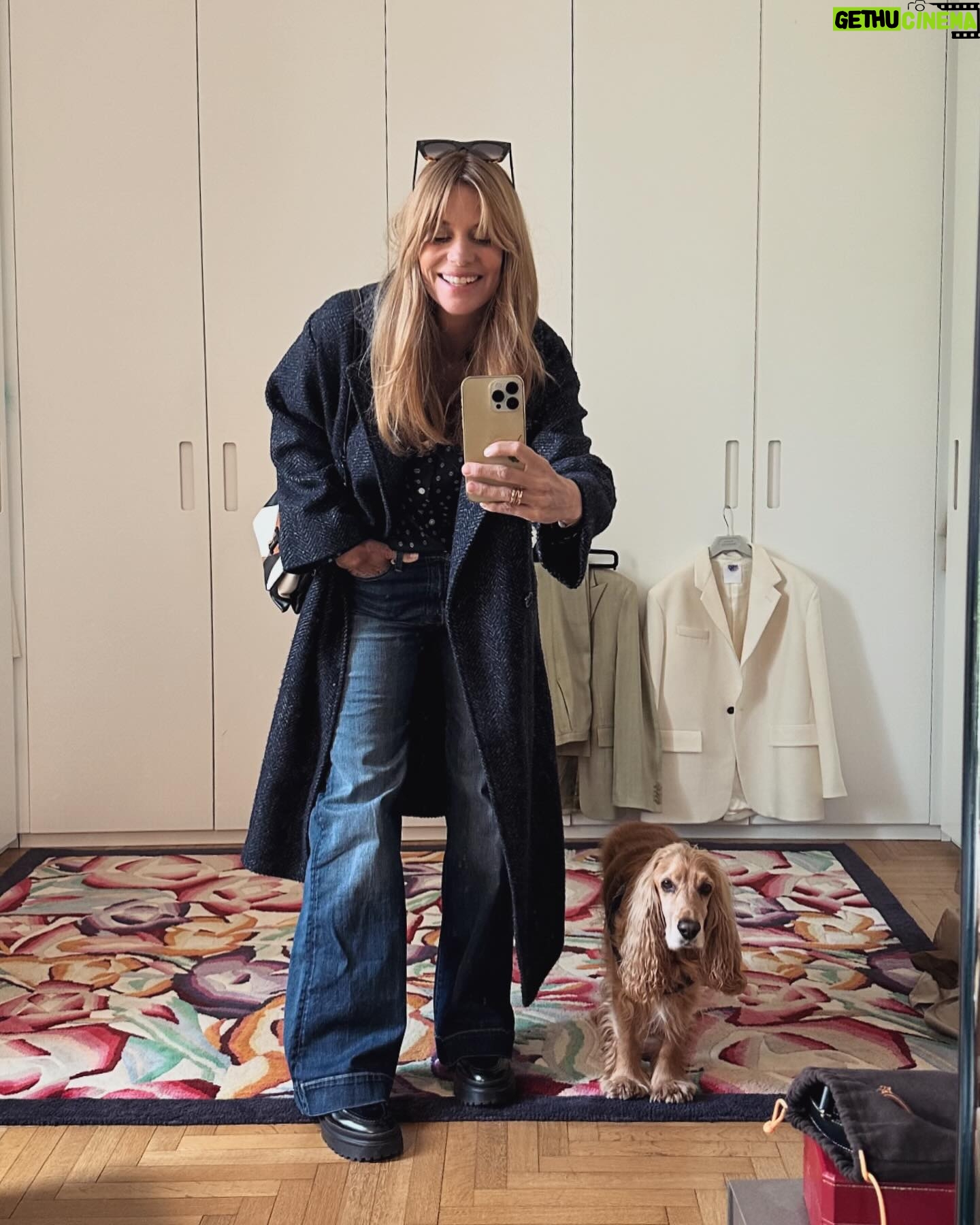 Filippa Lagerbäck Instagram - Sabato in famiglia, al nostro posto del ❤️. @tagiuramilano