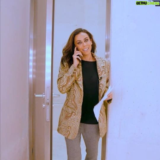 Filomena Cautela Instagram - Último programa feitoooooo! Desculpem... Contem-me lá desse lado: quando se acaba o dia, a semana, o mês, que é que vocês fazem para descontrair, para chillar, para o "relaxa a bolacha", para... Tá bom. Aqui há disto. E aí? @agua.castello #aguacastello #pub