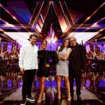 Filomena Cautela Instagram - Tenho isto em falta há umas boas semanas, cá vai: Estas 3 maravilhosas levam comigo semanalmente no Got Talent e como se isso não fosse castigo suficiente, têm a tarefa árdua de me botar apresentável. Têm uma paciência desmedida para me aturar e uma alegria e profissionalismo e é gente boa, com a cabeça e o coração no sitio certo, ê goto munto delas e quis partilhar convosco. Obrigada @vanessamarquesstyling @leandraoliveira_makeup e @maria_joao_andrade_hairstylist E claro, os mês ricos colegas de bancada. Tem sido mesmo um prazer 🤍 A Sílvia é a maior e isso não será novidade para ninguém. * A segunda foto é frustração com isto das eliminatórias malta... Ja sus