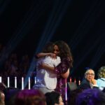 Filomena Cautela Instagram - (Quem puder ver o vídeo até ao fim, fica o convite) Acabou ontem o Got Talent Portugal e o prémio foi muito bem entregue. Este é, sem dúvida, o maior palco da televisão portuguesa onde cabem todas as artes e um grande espectáculo, mas é sobretudo sobre uma estação de serviço público que, contra a maré, oferece um palco a quem, no meio de tanta poluição, se dedica de corpo e alma a um ofício que, quando puro e sem cedências, é tão difícil viver dele no nosso país. É sobre estes heróis e heroínas que despretensiosamente só querem viver da sua arte. É sobre abrir horizontes, coragem,  beleza e resistência. E, para mim, é principalmente sobre as mensagens e os alertas que alguns deles trouxeram no seu peito. Como diz o meu querido amigo @manuelmouradossantos, este é, realmente, um formato único no Mundo. Importa obviamente o trabalho hercúleo e apaixonado de toda a mega equipa da @fremantlept , importa abraçar os colegas jurados e a @silviaalberto.oficial, agradecer à equipa que leva comigo e me faz apresentável, importa dizer que TOD@S os artistas que passaram naquele palco são bravos e bravas mas queria também deixar a minha vénia aos que quiseram trazer e lutar por causas maiores do que eles próprios. Aos extraordinário artistas que ainda sabem que nunca pode ser só sobre nós. É sobre tentar que o pequeno mundo à nossa volta seja um bocadinho melhor para TOD@S. Citando aquela sábia filosófa: " e isto nem é muito menina.. Não é pouco.. É bastante." (era mais ou menos assim...)