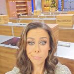 Filomena Cautela Instagram - Foto e vídeo dump da última semana... Isto faz parte do guia de Cautelas para investimentos do último @programacautelar.rtp nua de ténis #trend Consta: Selfie com o coro de santo Amaro de Oeiras #lifegoals E descobri os meus novos avós. Cenas avulsas. Faltam 2 programas. Manter o sorriso e a sanidade em tempos de guerra.