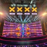 Filomena Cautela Instagram - Sábado de sol, aqui grava-se a fase de apuramento do Got Talent. 🙄 Quem por aí acompanha o programa? A @leandraoliveira_makeup a @maria_joao_andrade_hairstylist e a @vanessamarquesstyling fizeram esta proeza de me botar apresentável, obrigada maravilhosas 🤍 Obrigada @miguelvieiraofficial @sahocoficial @aldo_shoes @swarovski