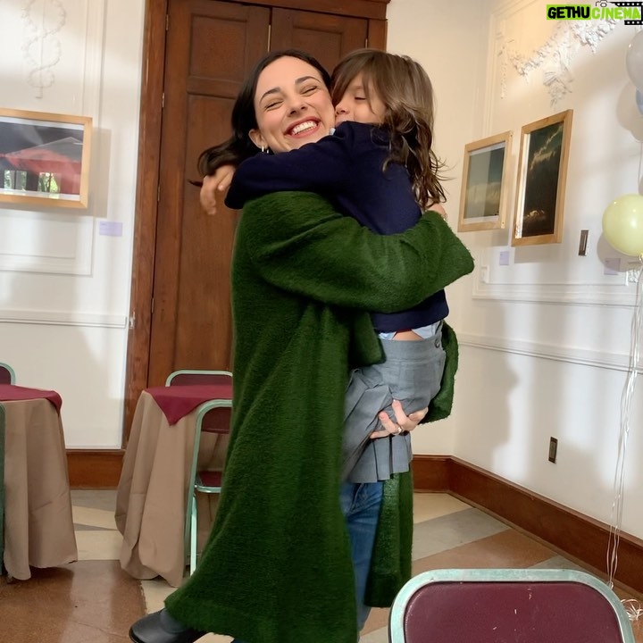 Fiona Palomo Instagram - Más de ‘El Roomie’ BTS!! ❣️ @videocine @nodancingtoday