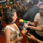Fiona Palomo Instagram – Unas tomas de anoche en la premiere de Un Actor Malo. 
Gracias a todas las personas que pudieron estar, a los medios, gracias a todos por venir y tener la disposición y búsqueda de mover fibras dentro de uno a través de esta película. Se que hablo por todo el equipo y mis compañeros cuando digo que le pusimos todo el corazón a este rodaje, y esperamos con mucha ilusión toda la consciencia, empatía, reflexión e impacto que pueda llegar a causar en nuestro país y en el mundo. Nuestro amor!!!! xxx ♥️ @catatonia.prod y gracias por todo el apoyo @cinepolisdistribucion @cinepolismx 

Este 4 de Abril se estrena en más de 800 salas en México!!!! Incluyendo en la Cineteca Nacional. No se la pierdan ESTE fin de semana… ya esta haciendo muuuuuchoooo ruido 👀