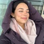 Fiona Palomo Instagram - Feliz y con un poquito de frío pero feliz!!