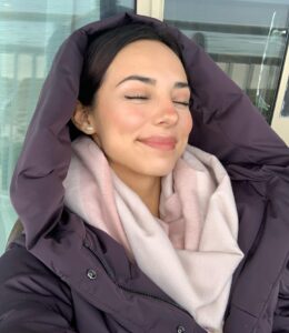 Fiona Palomo Instagram - Feliz y con un poquito de frío pero feliz!!