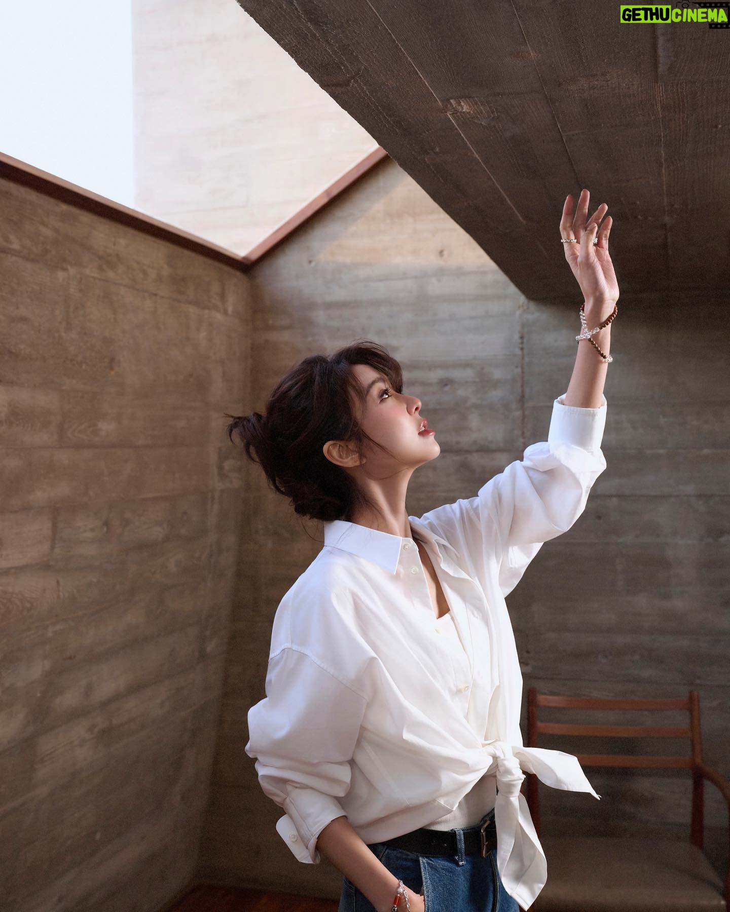Fiona Sit Instagram - A lovely day working and singing for children with special needs and love . They did numerous paintings that day for my new song to express their love for 生命🥰。may we all give each other a little more hope daily .