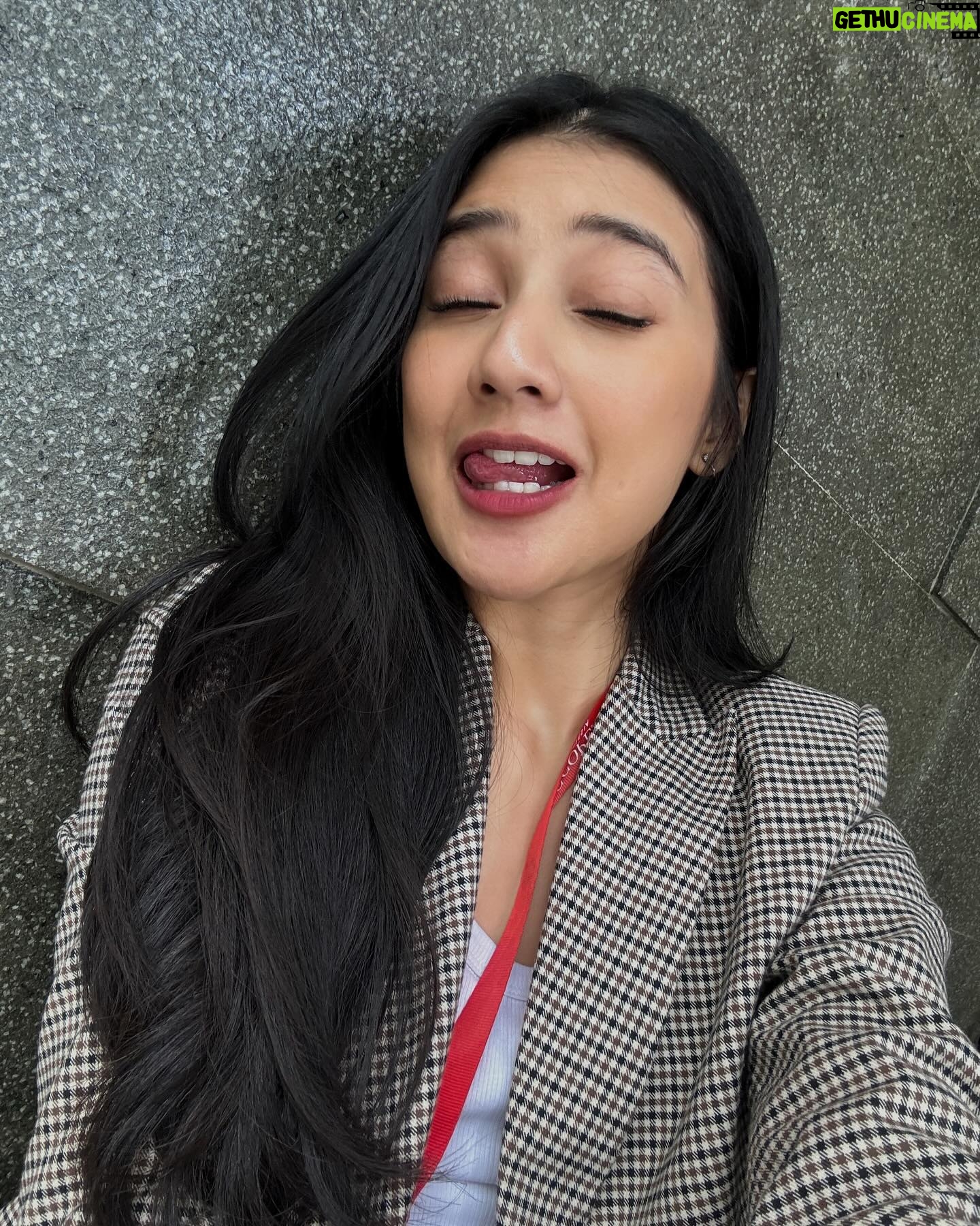 Fita Anggriani Instagram - Janji serius ga ada jamet 🤝🏼